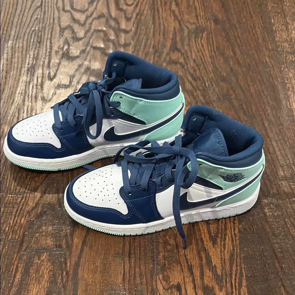 Nike Jordan Blue and White Sneakers Mid-Top Design